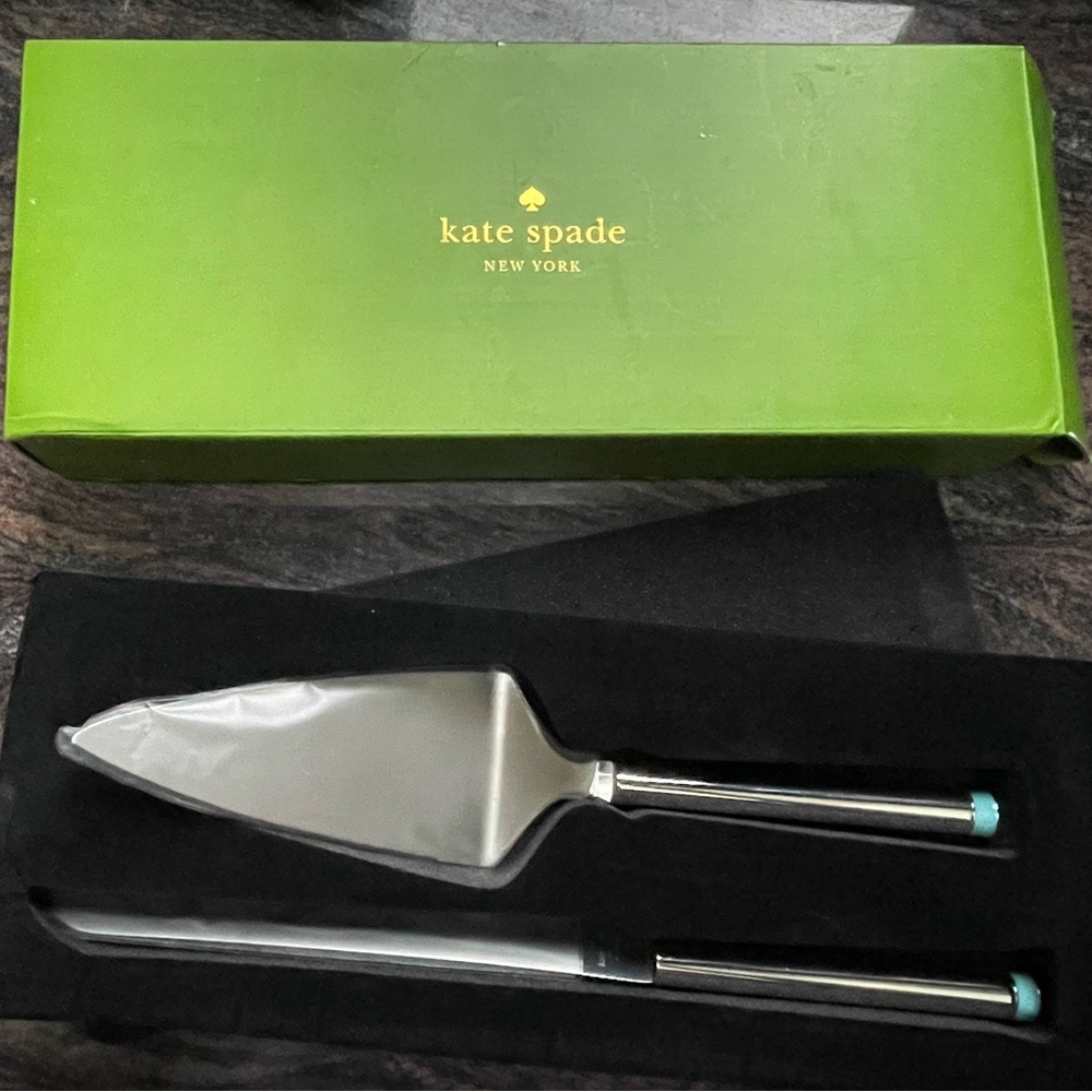 Kate Spade ♠️  Take the Cake Knife & Server